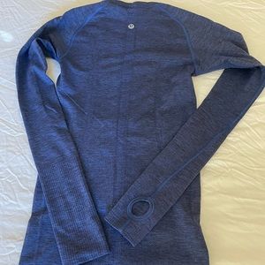 Lululemon Swiftly tech long sleeve dark blue. Used but in good condition